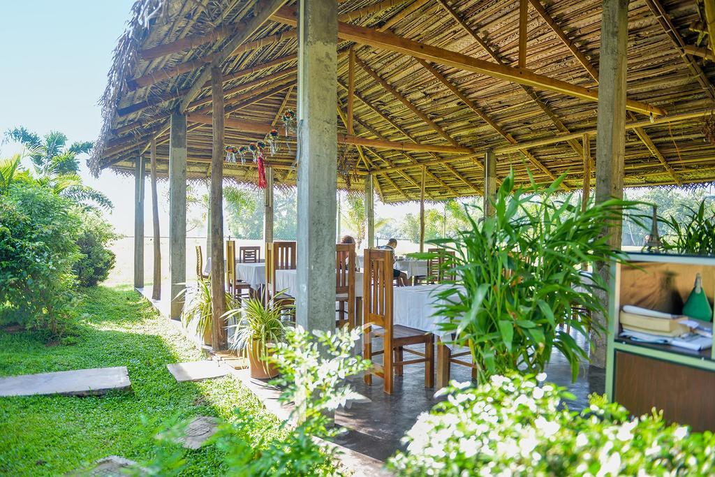 Hotel Ancient Village Polonnaruwa Exteriör bild